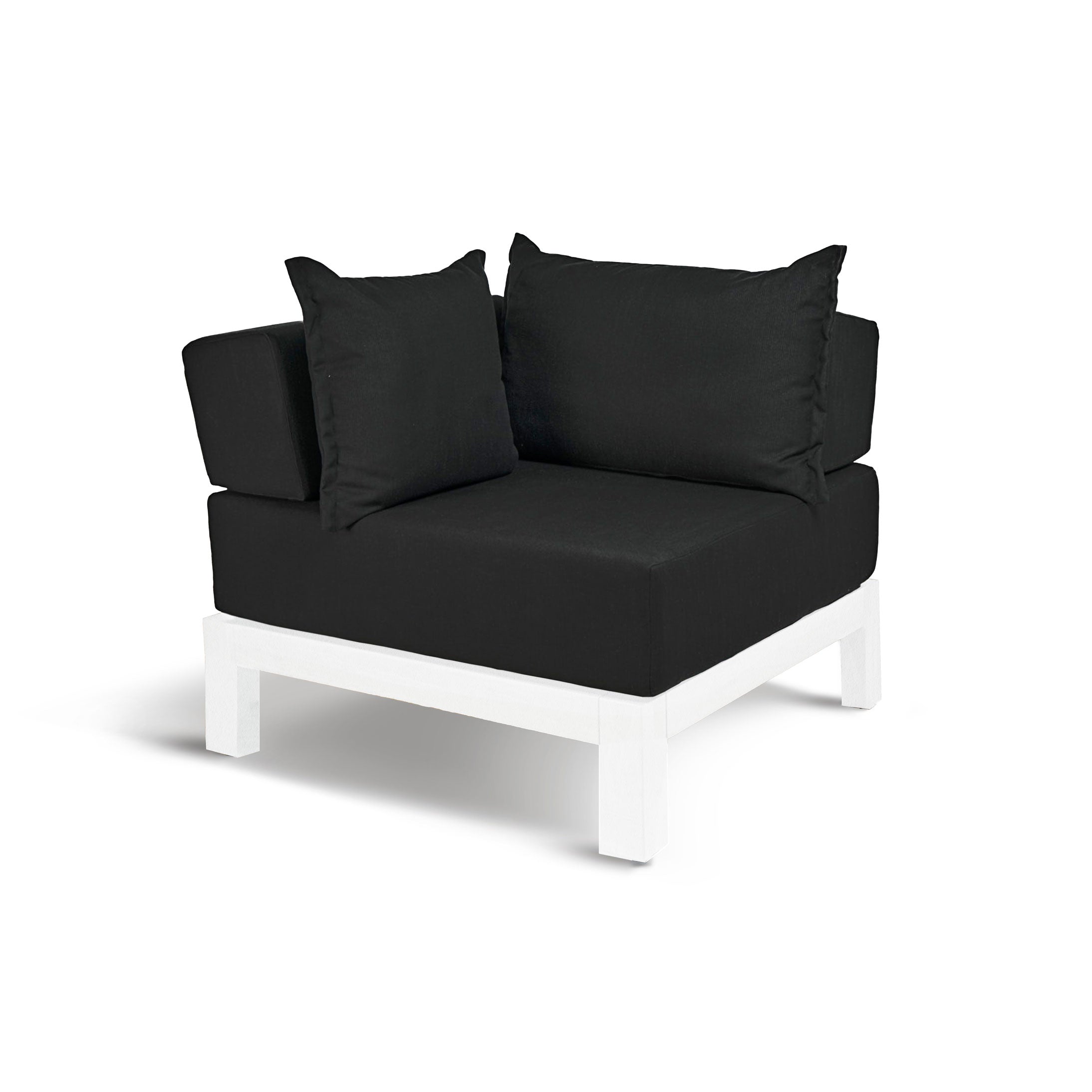 Le canapé dextérieur en aluminium blanc Vivere │ NOIR de Humble Nature présente un design moderne avec coussin noir et une base en bois blanc et deux coussins décoratifs noirs de qualité supérieure, parfaits pour les intérieurs contemporains élégants ou les espaces extérieurs Vivere.