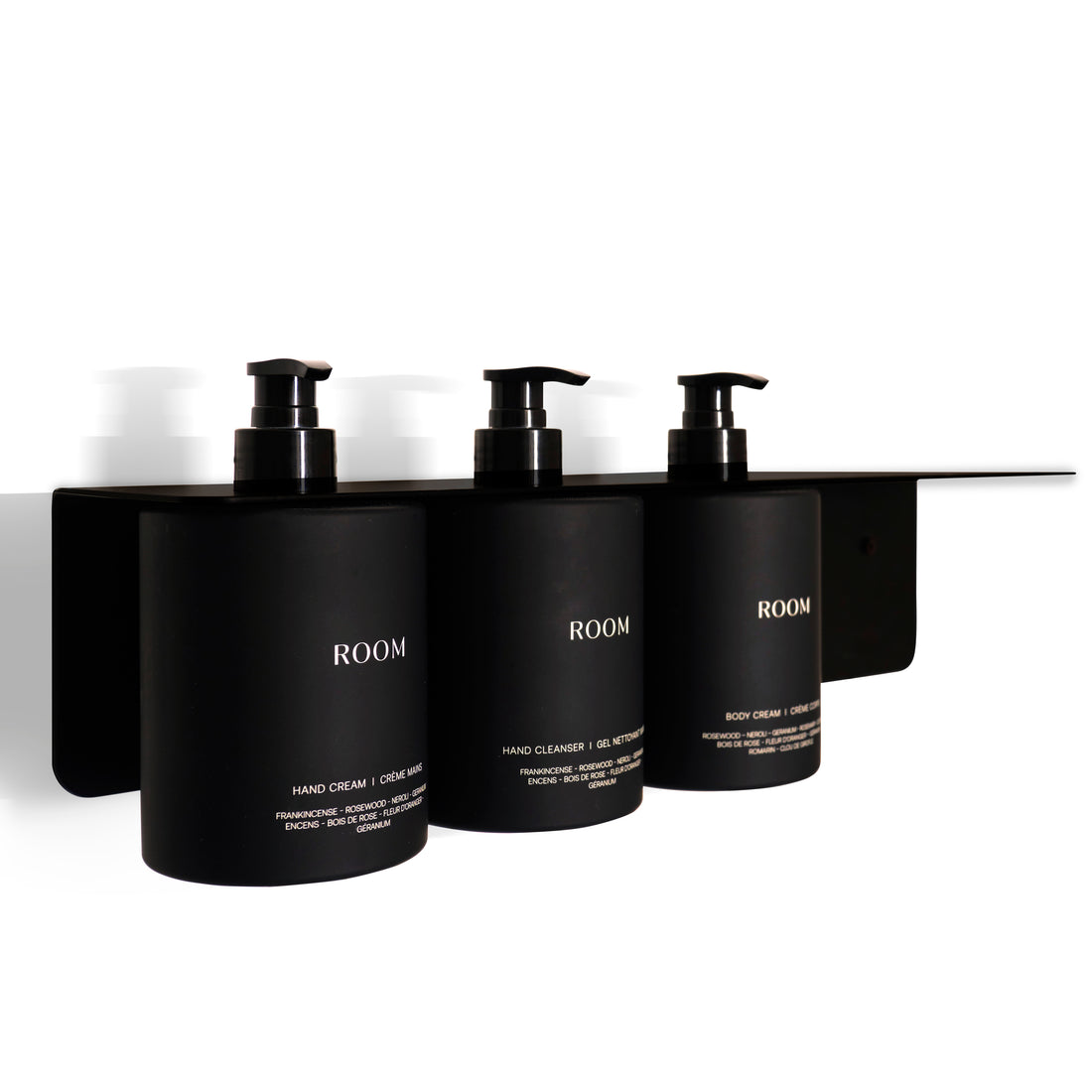 Tablette Room minimaliste pour salle de bain, design élégant et fonctionnel, fabriquée avec un savoir-faire durable. Polyvalente et intemporelle, elle s&