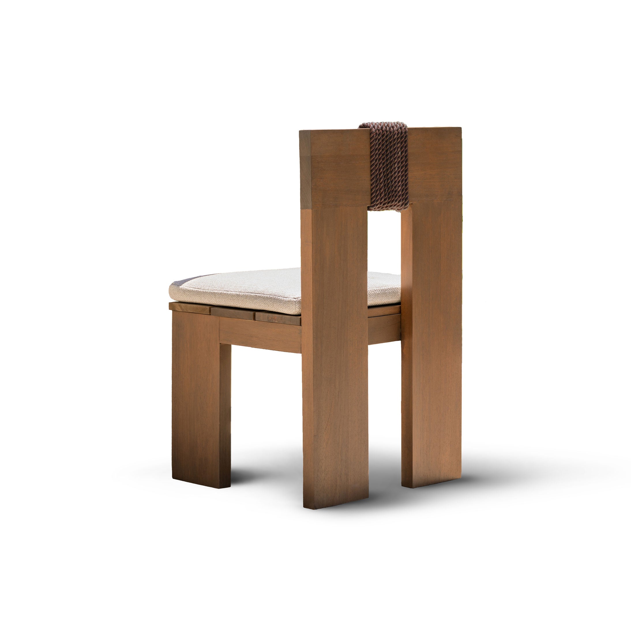 Solid cedar chair | Les Ensembliers