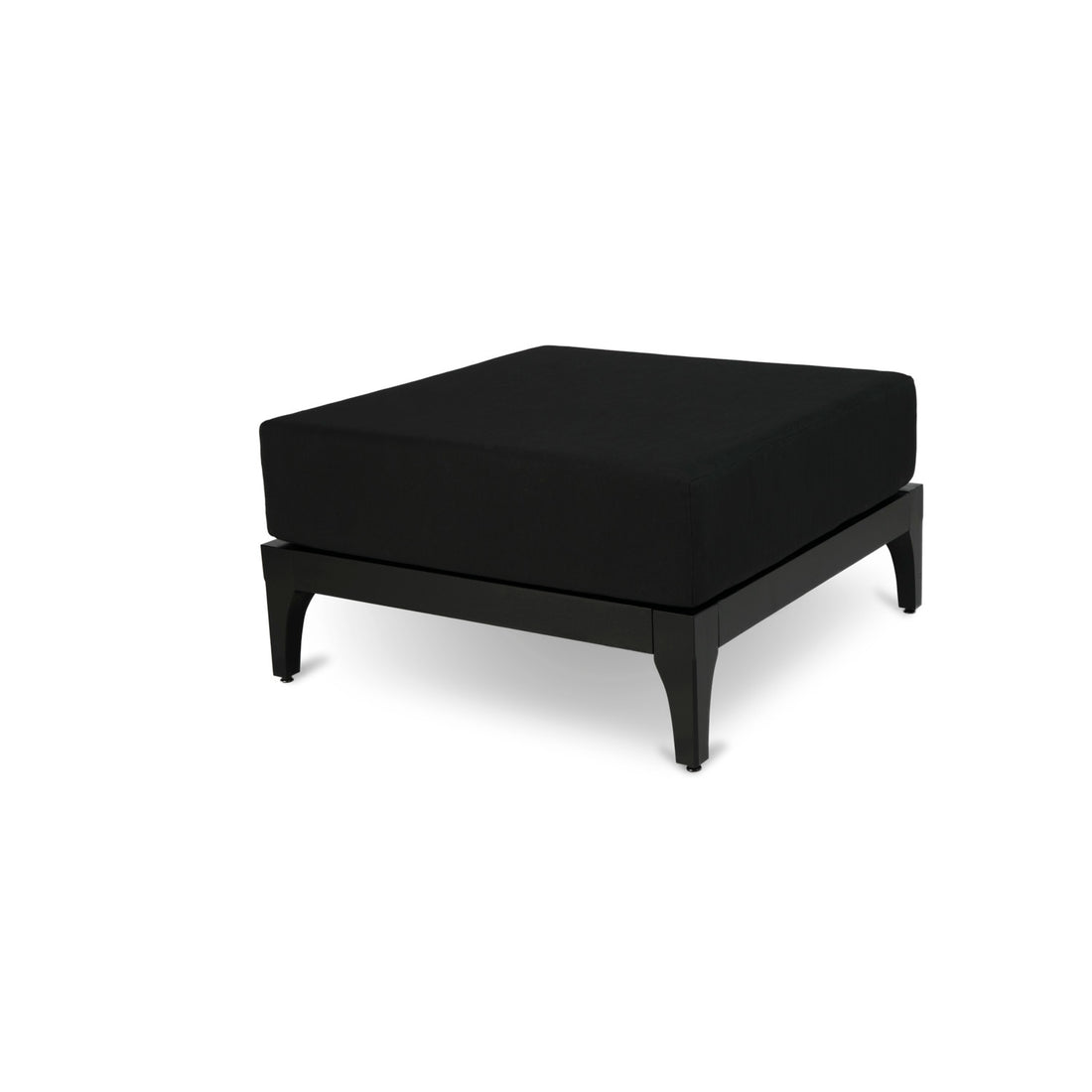 Le pouf dextérieur Vivere de Humble Nature présente un design moderne avec un dessus rembourré noir et un cadre en métal noir élégant sur des pieds subtilement incurvés. Parfait comme pièce dappoint pour tout ensemble de canapé.