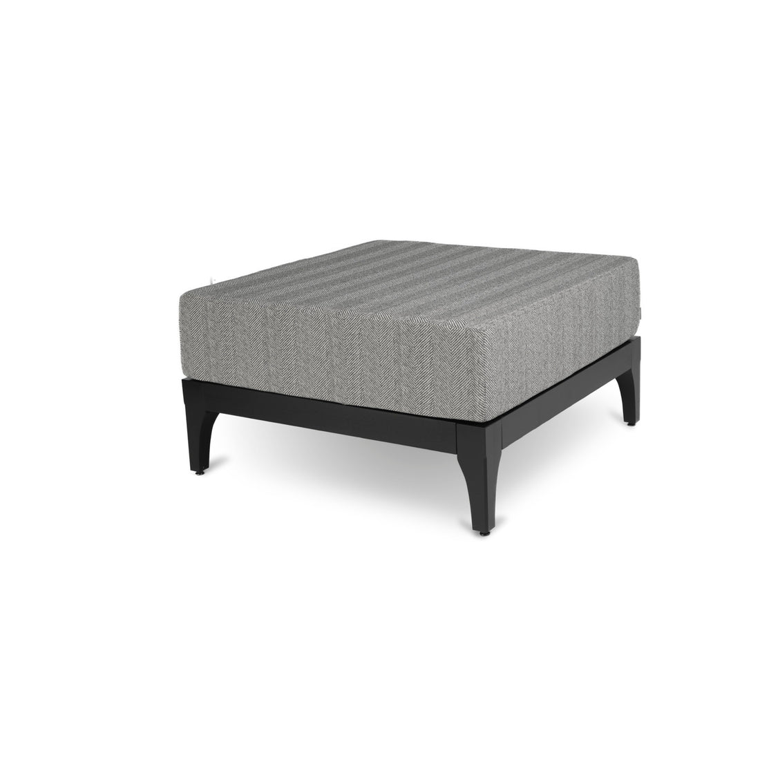 Le pouf extérieur en bois noir Vivere │ GRAPHITE de Humble Nature est doté dun coussin gris texturé et de pieds noirs hypoallergéniques. La base moderne élève légèrement le coussin au-dessus du sol.