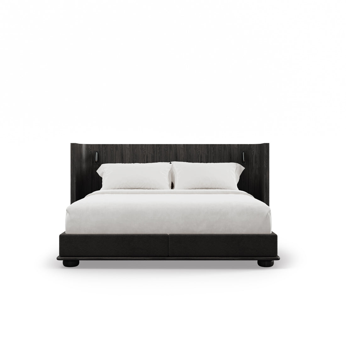 The Lit Essence | Onyx de Humble Nature présente une grande tête de lit en chêne rouge, deux lampes de lecture et une literie blanche impeccable avec deux oreillers, alliant luxe moderne et style minimaliste sur un fond blanc uni.