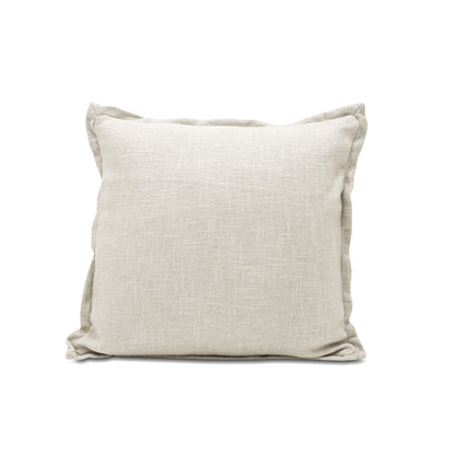 Un coussin COUSSIN EN LIN | CLAY beige de Humble Nature, confectionné avec des techniques de tissage traditionnelles, est centré sur un fond blanc. Son tissu doux et ses bords froissés créent un look décontracté et confortable.