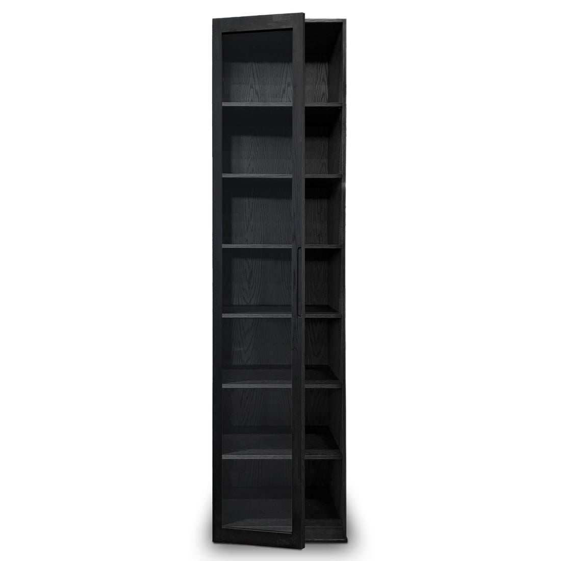 Larmoire haute et étroite en finition simple onyx avec porte vitrée de Humble Nature présente un design minimaliste avec plusieurs étagères. Ouverte pour des étagères supplémentaires, cette élégante bibliothèque en bois noir se démarque sur un fond blanc uni.