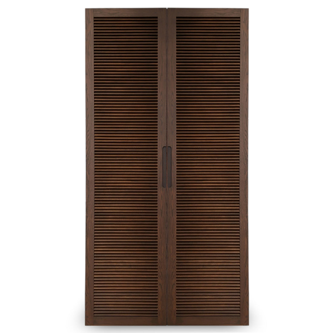 Larmoire fermée en bois double finition Pecan porte persienne de Humble Nature présente des lattes horizontales dans une finition placage de chêne rouge brun foncé et une poignée noire, offrant un look élégant et moderne qui complète divers styles de portes.