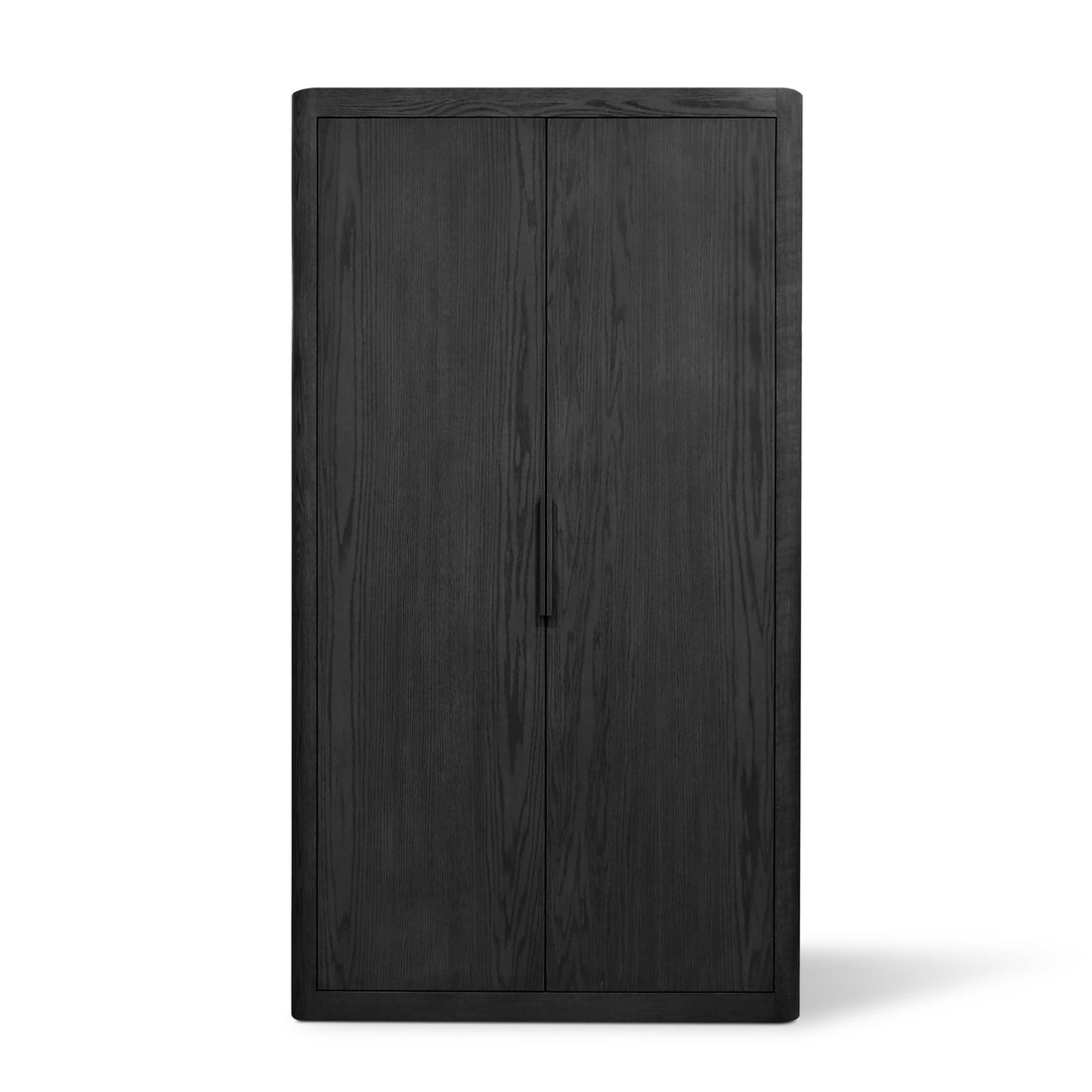 Larmoire double Origin | ONYX de Humble Nature est une armoire haute en bois noir au design minimaliste, dotée de deux portes avec poignées verticales et dune base solide. Idéale comme armoire ou commode élégante pour nimporte quel espace.