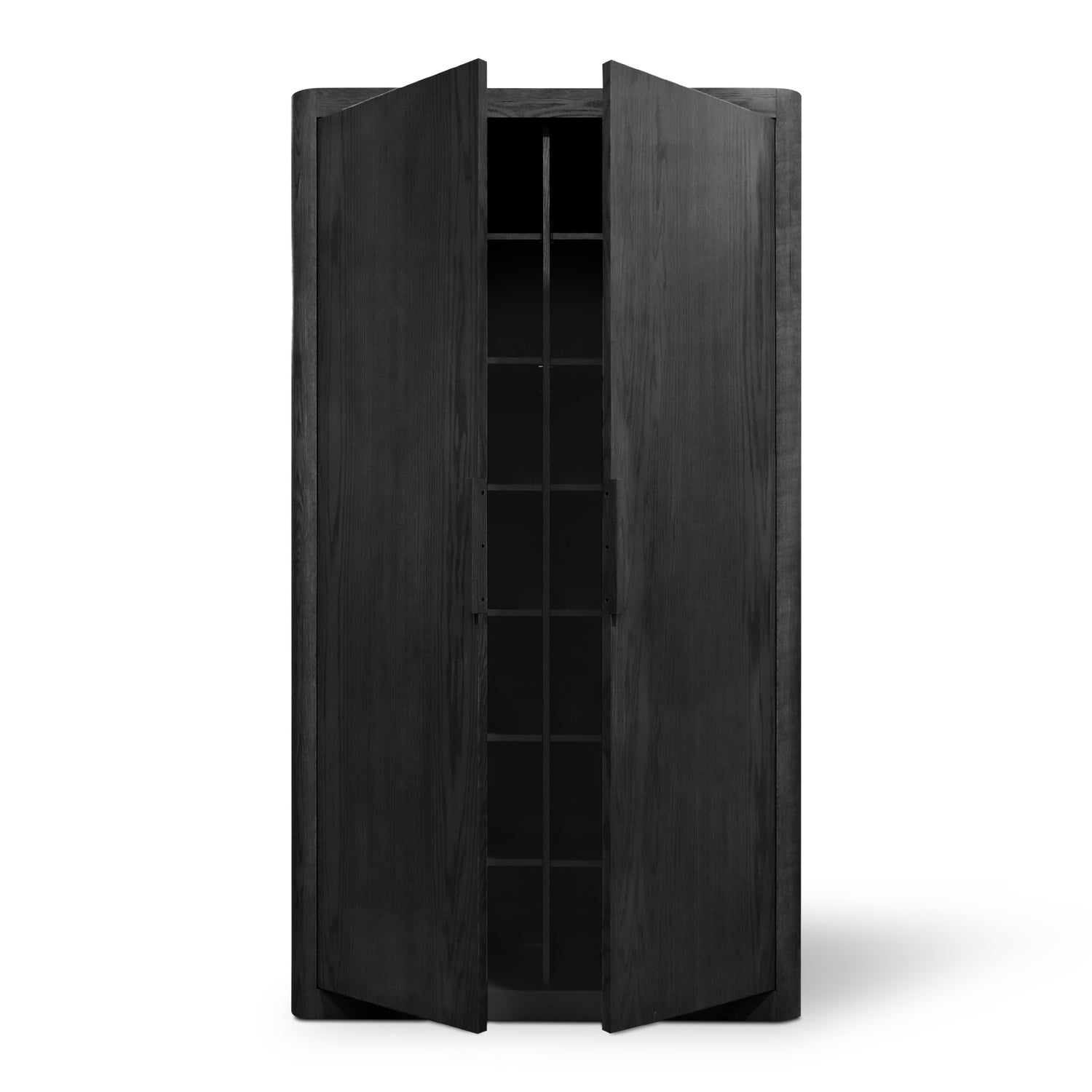 Larmoire double Origin | ONYX de Humble Nature présente un design haut en bois noir avec deux portes ouvertes révélant des étagères vides. Sur un fond blanc uni, elle sintègre sans effort dans nimporte quel espace.