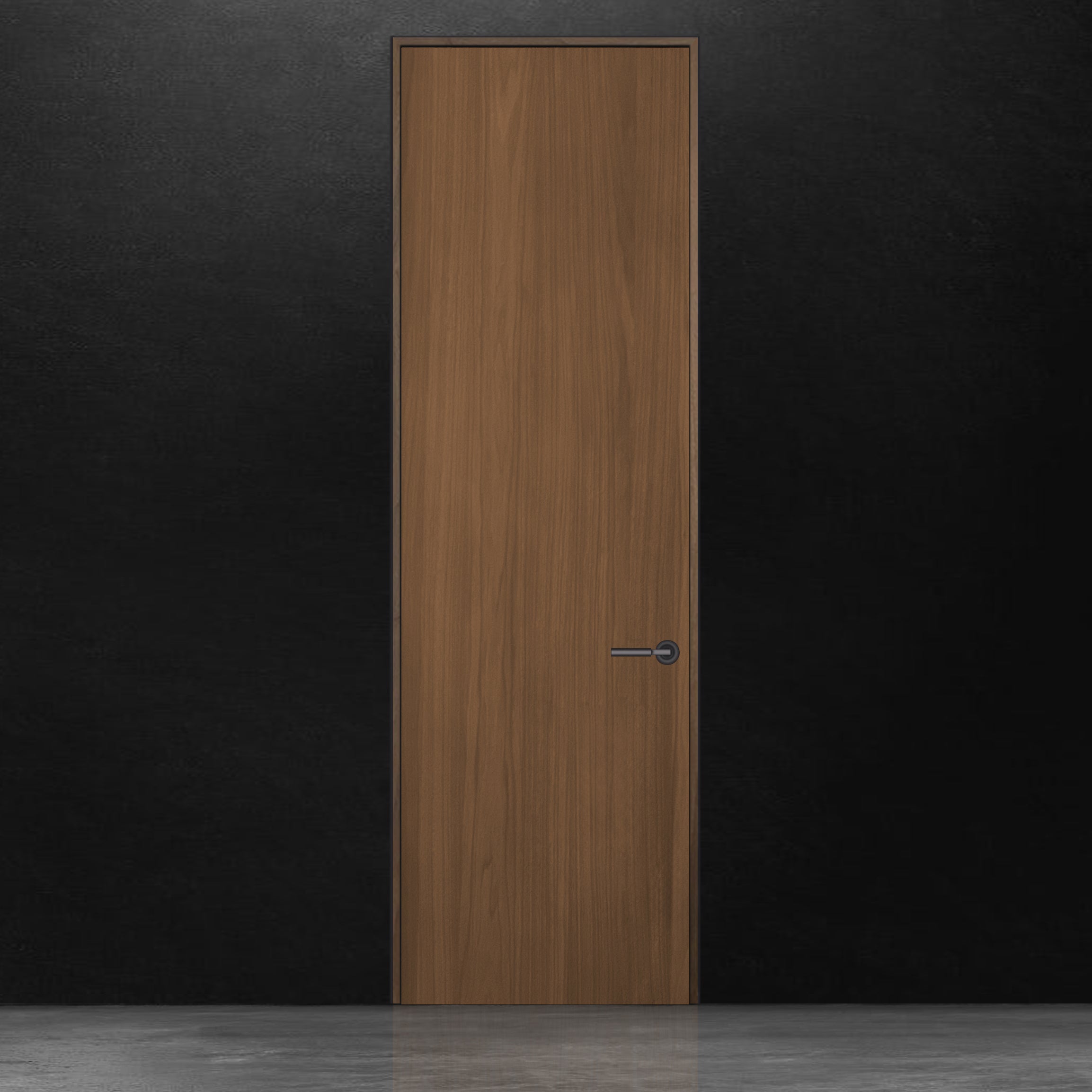 Une porte battante en bois brun en noyer placage de Humble Nature se dresse contre un mur noir. Le sol est uniformément éclairé, créant une surface réfléchissante. Le motif du grain du bois ajoute une texture subtile à son design minimaliste, alliant élégance classique et touches de modernisme