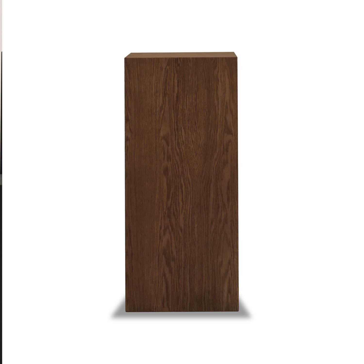 Square plinth side table 41 | Pecan