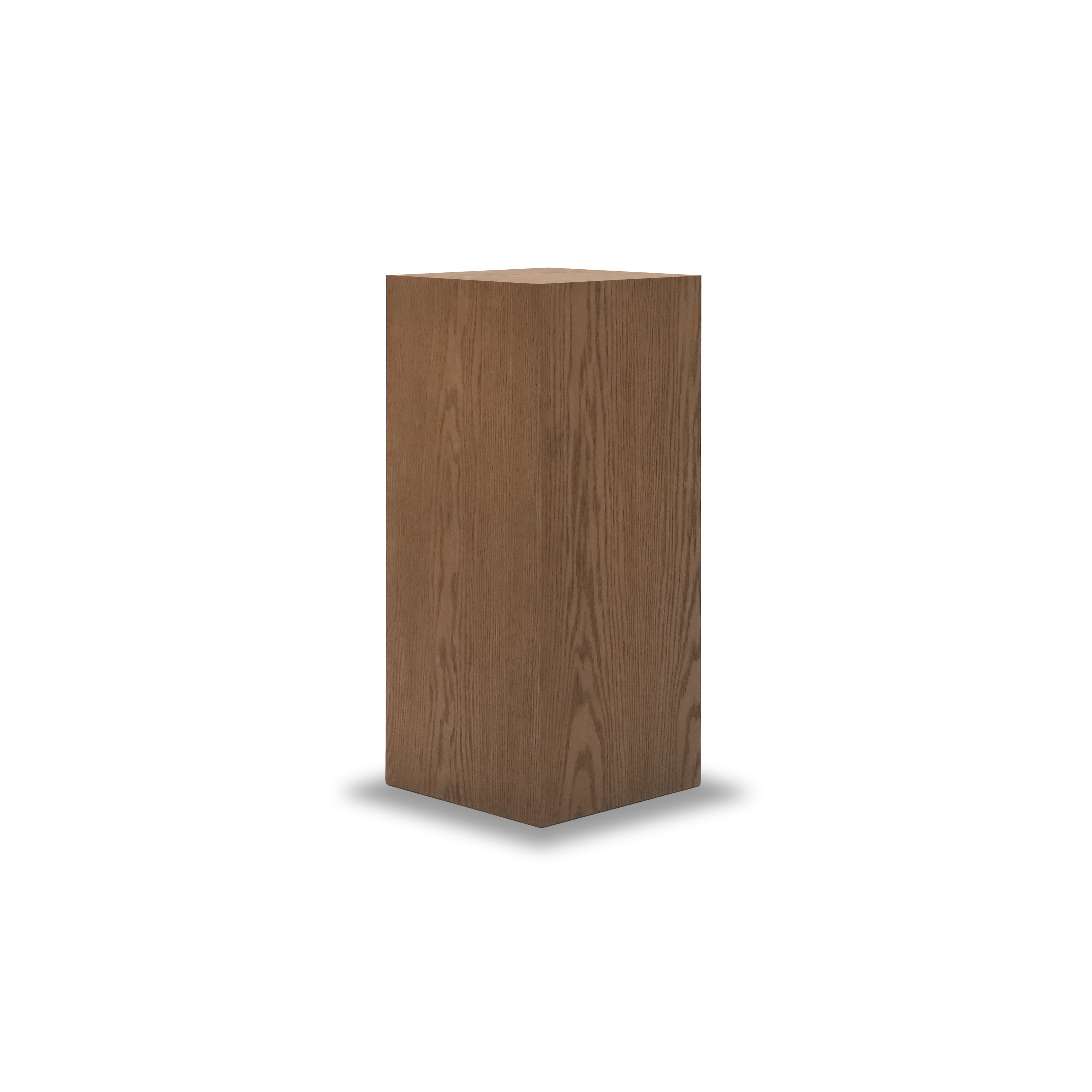 Square plinth side table 28 essence | Saddle