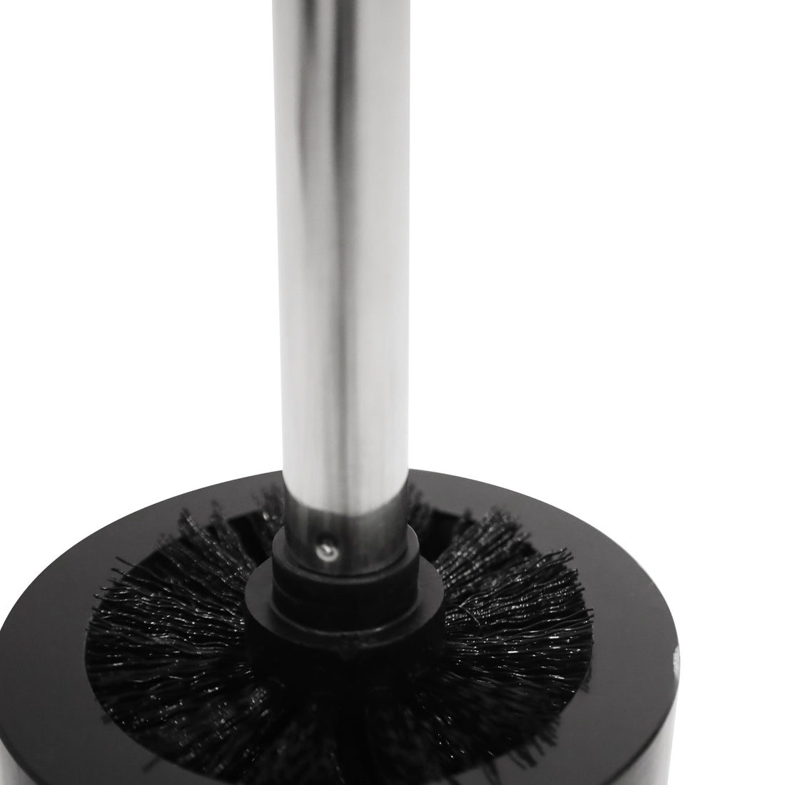 Gros plan de la brosse WC Humble Nature Brosse │ MARBRE, dotée dun élégant manche métallique à poils noirs et dune base ronde noire. Cet accessoire élégant complète nimporte quel décor de salle de bain avec son design poli rappelant le marbre poli.