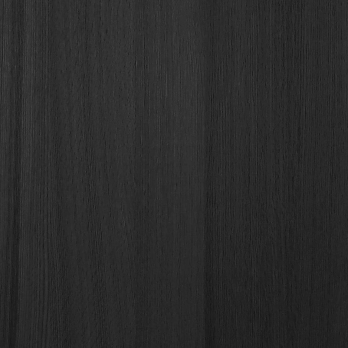 La Porte Pure en chêne rouge placage brossé faux quartier onyx de Humble Nature présente une texture de grain de bois foncé avec de riches teintes noires, mettant en valeur des motifs naturels et des lignes verticales sur toute la surface. Le design accentue l&