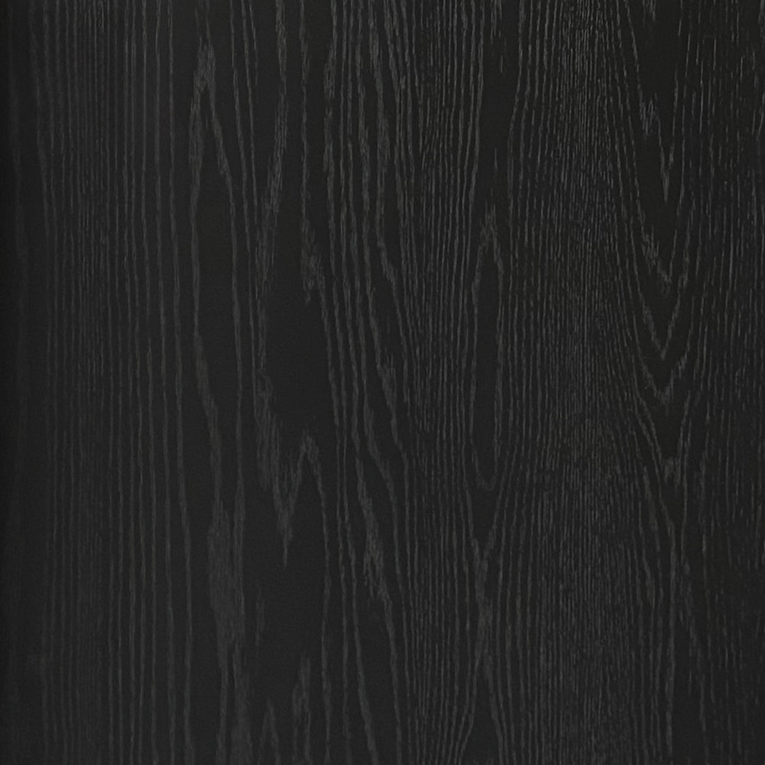 La Porte Pure en chêne rouge placage brossé sur dosse de Humble Nature présente une texture de grain de bois foncé avec de riches teintes noires, mettant en valeur des motifs naturels et des lignes verticales sur toute la surface. Le design accentue l&