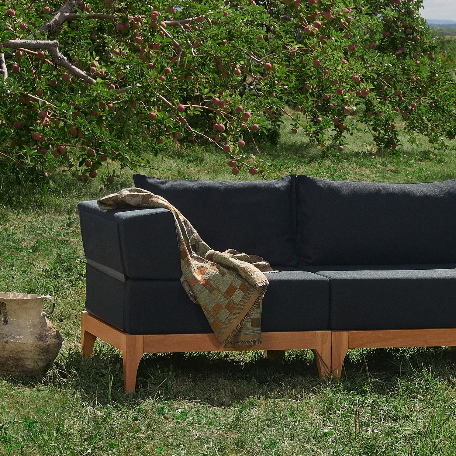 Sofa de coin extérieur en bois naturel Vivere │ NOIR