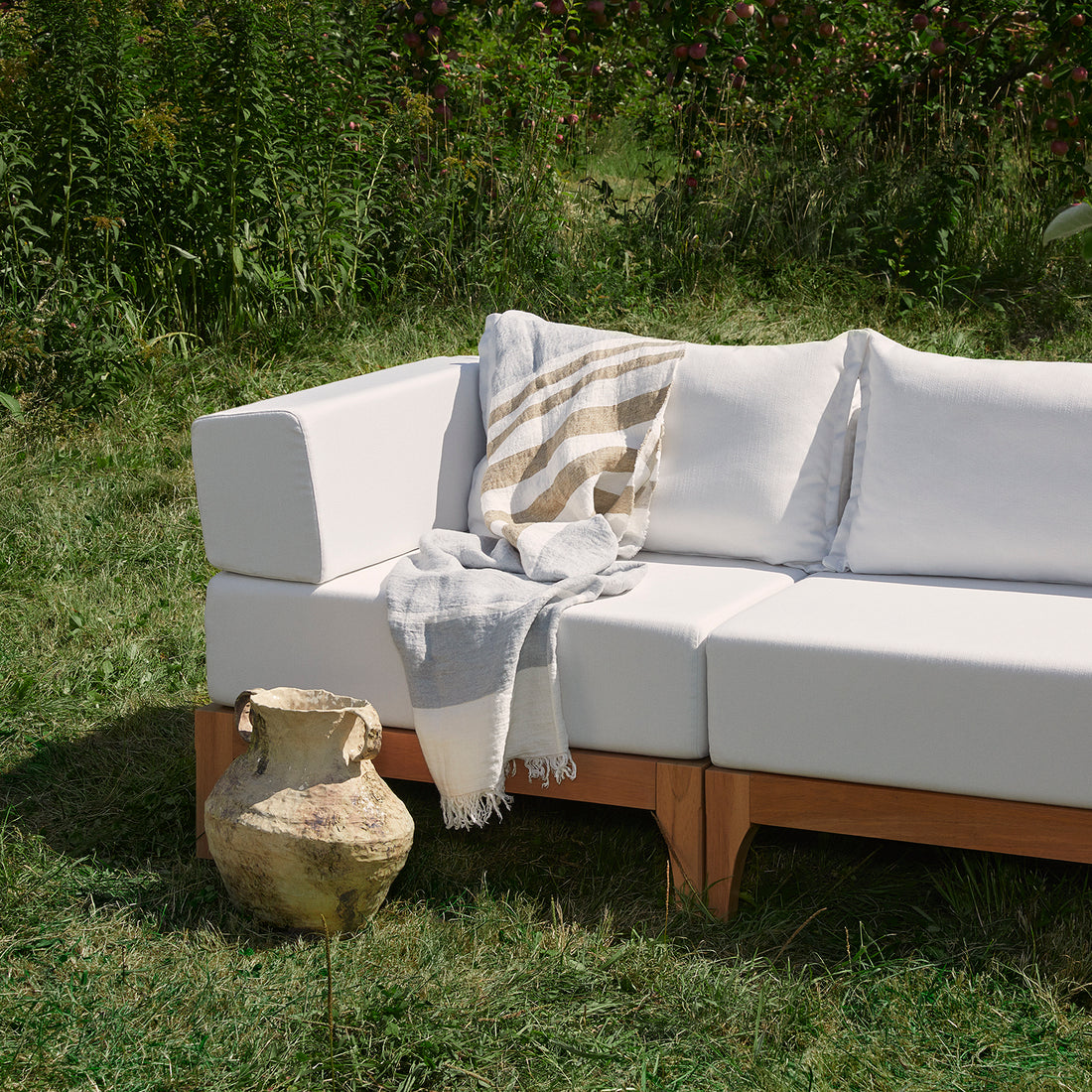 Vivere black wood outdoor corner sofa | White