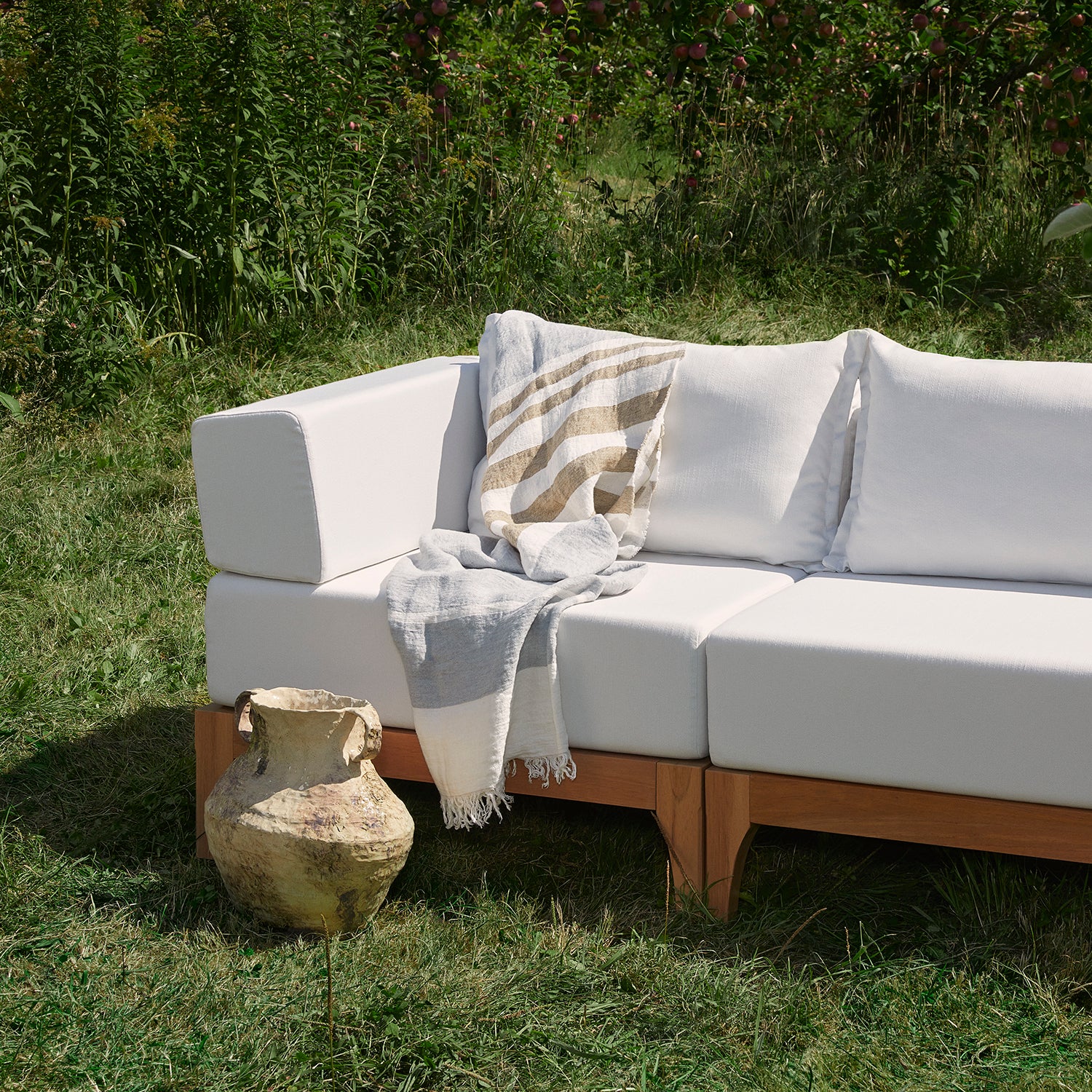 Sofa de coin extérieur en bois noir Vivere | BLANC