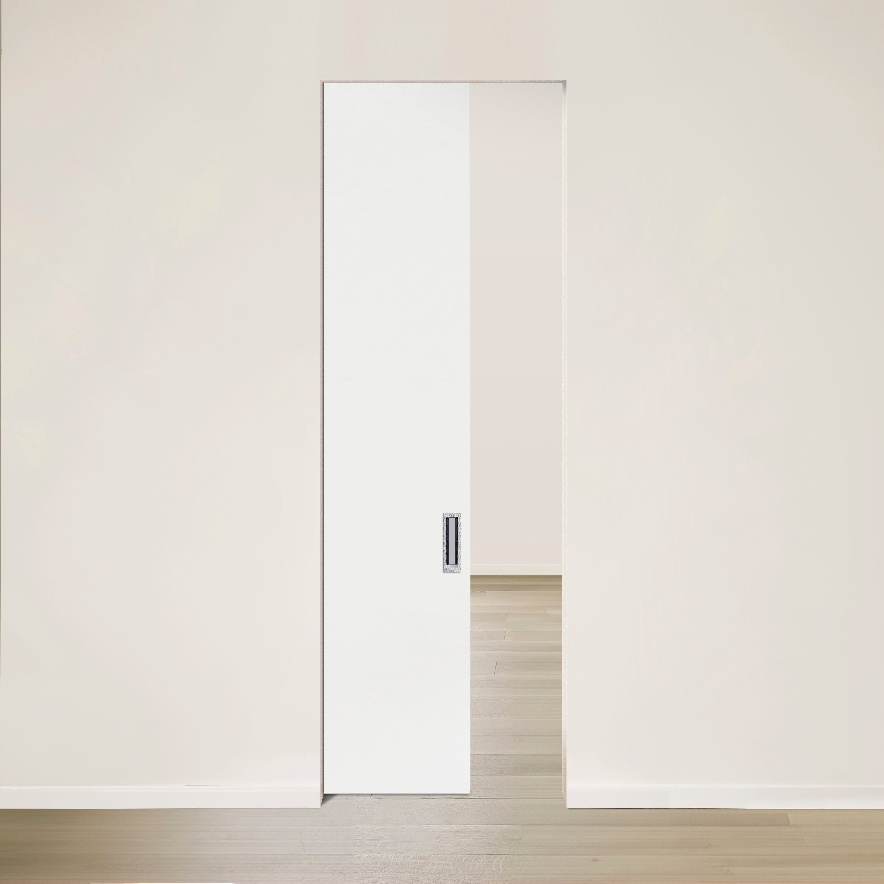 Un intérieur minimaliste met en valeur la Porte Pure escamotable MDF supérieur teinte personnalisée de Humble Nature, avec une porte coulissante partiellement ouverte et une poignée élégante dans un mur blanc cassé. Un plancher en bois clair sétend à travers la porte, renforçant une ambiance simple et aérée.